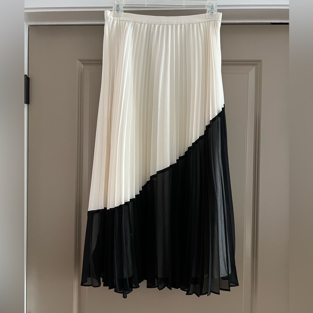 Banana Republic Pleated Midi Skirt